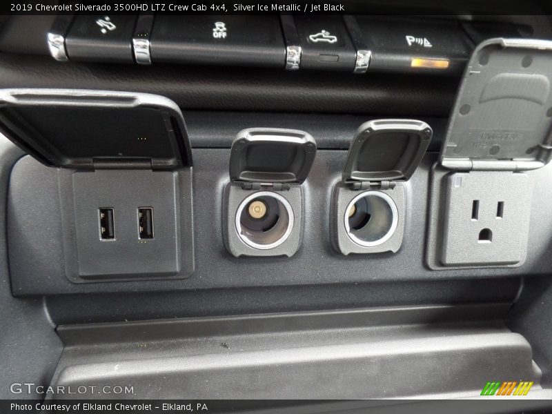 Silver Ice Metallic / Jet Black 2019 Chevrolet Silverado 3500HD LTZ Crew Cab 4x4