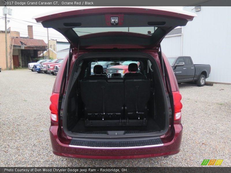 Octane Red / Black 2017 Dodge Grand Caravan GT