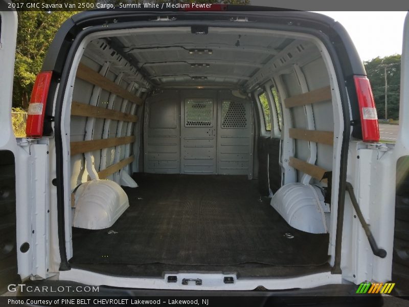Summit White / Medium Pewter 2017 GMC Savana Van 2500 Cargo