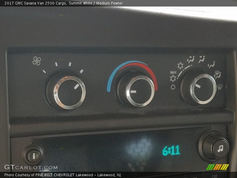 Summit White / Medium Pewter 2017 GMC Savana Van 2500 Cargo