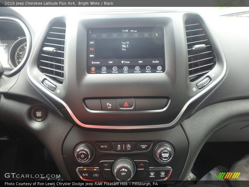 Bright White / Black 2019 Jeep Cherokee Latitude Plus 4x4