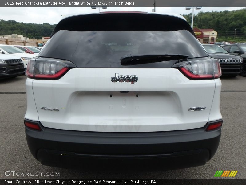 Bright White / Black/Light Frost Beige 2019 Jeep Cherokee Latitude 4x4