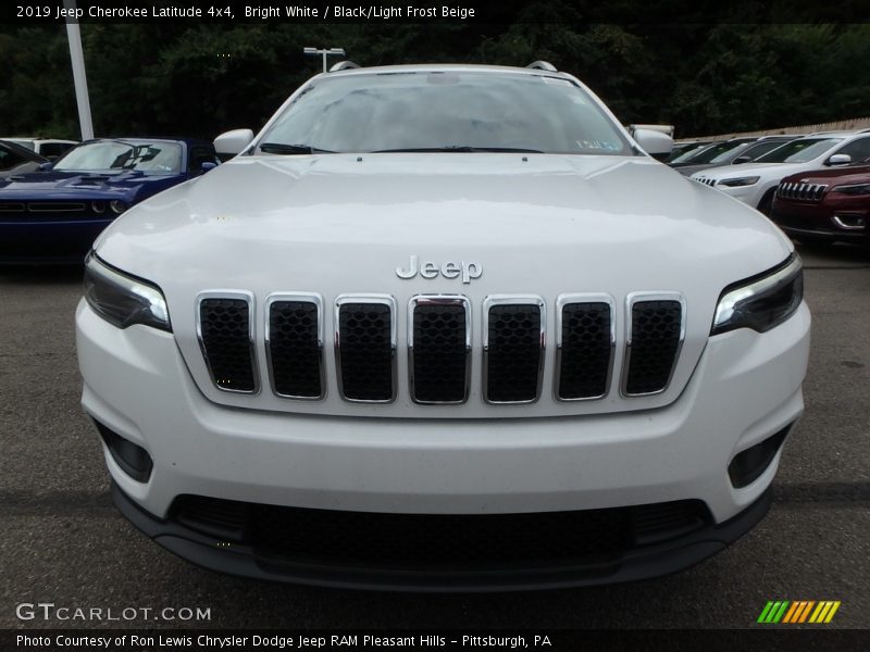 Bright White / Black/Light Frost Beige 2019 Jeep Cherokee Latitude 4x4