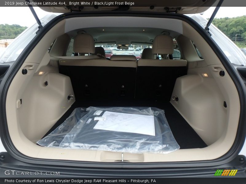 Bright White / Black/Light Frost Beige 2019 Jeep Cherokee Latitude 4x4