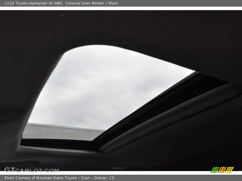 Celestial Silver Metallic / Black 2018 Toyota Highlander SE AWD