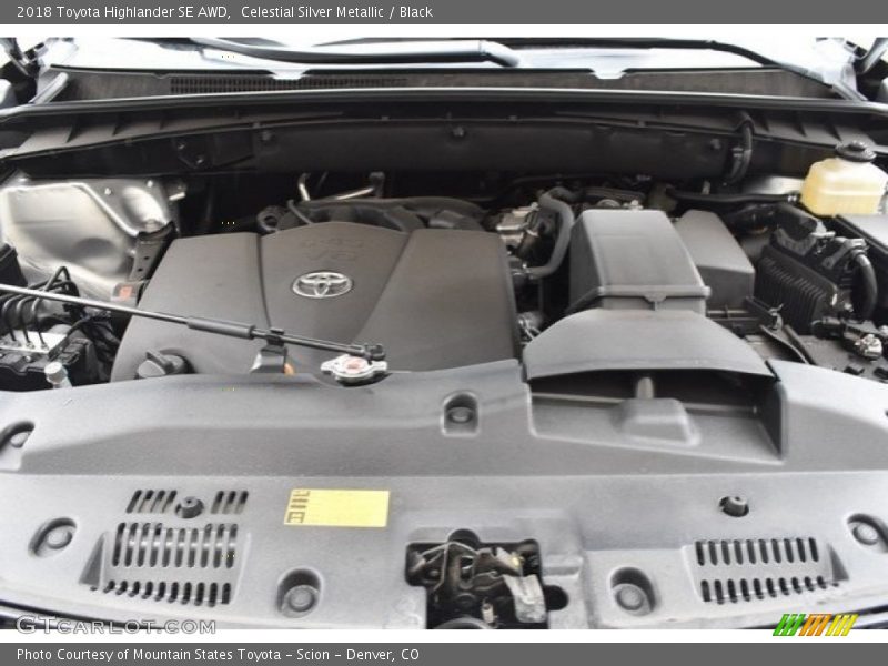 Celestial Silver Metallic / Black 2018 Toyota Highlander SE AWD