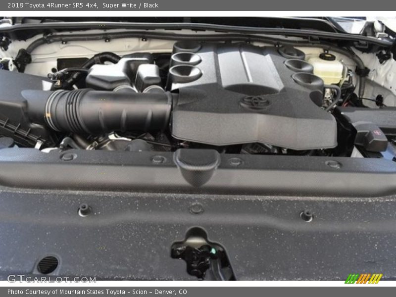 Super White / Black 2018 Toyota 4Runner SR5 4x4