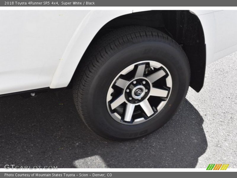 Super White / Black 2018 Toyota 4Runner SR5 4x4