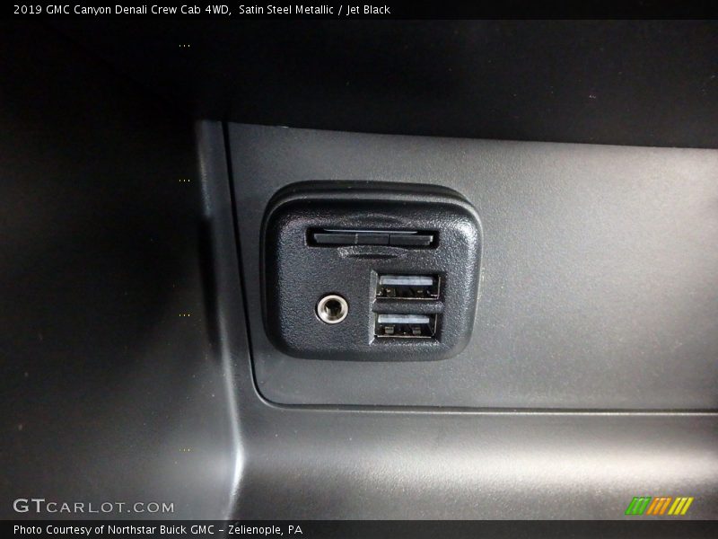 Satin Steel Metallic / Jet Black 2019 GMC Canyon Denali Crew Cab 4WD