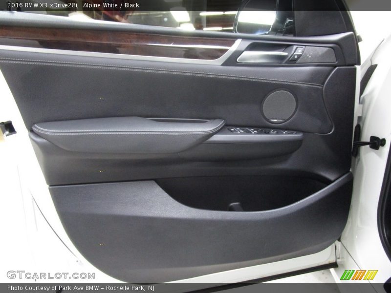 Alpine White / Black 2016 BMW X3 xDrive28i