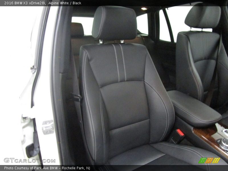Alpine White / Black 2016 BMW X3 xDrive28i