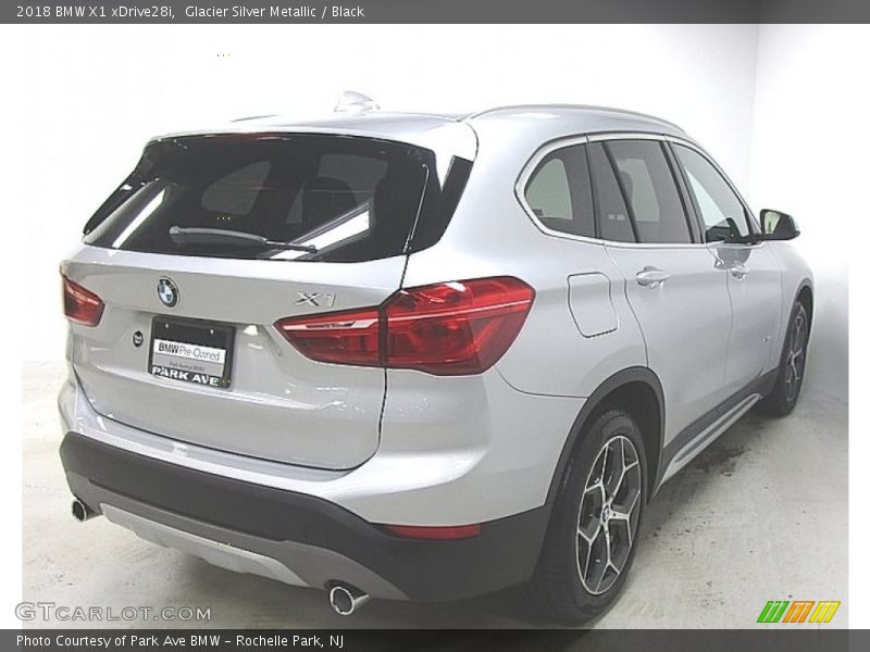 Glacier Silver Metallic / Black 2018 BMW X1 xDrive28i