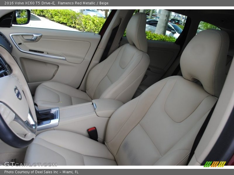 Flamenco Red Metallic / Beige 2016 Volvo XC60 T5 Drive-E