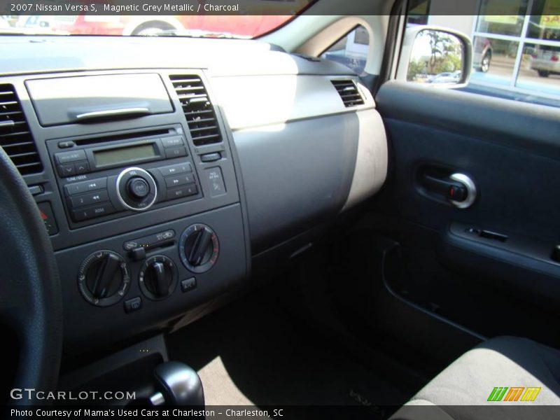 Magnetic Grey Metallic / Charcoal 2007 Nissan Versa S