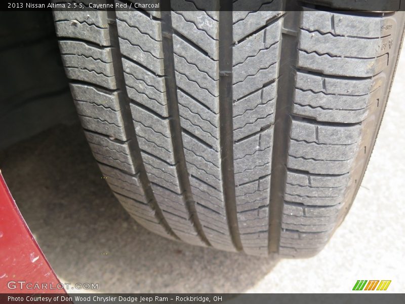 Cayenne Red / Charcoal 2013 Nissan Altima 2.5 S