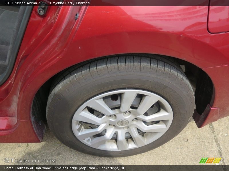 Cayenne Red / Charcoal 2013 Nissan Altima 2.5 S