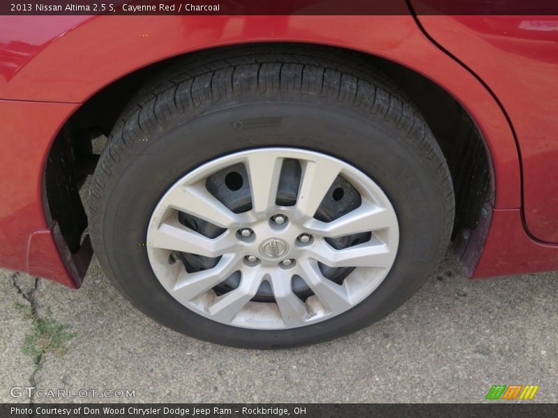 Cayenne Red / Charcoal 2013 Nissan Altima 2.5 S