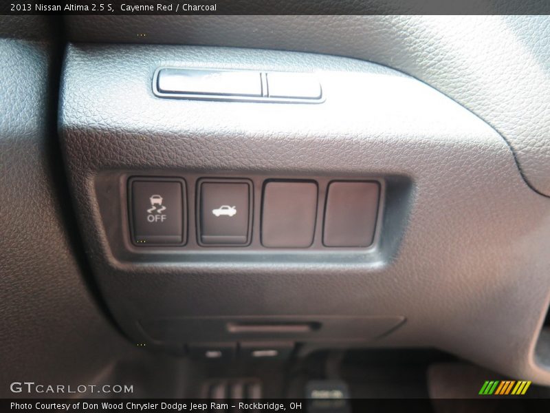 Cayenne Red / Charcoal 2013 Nissan Altima 2.5 S