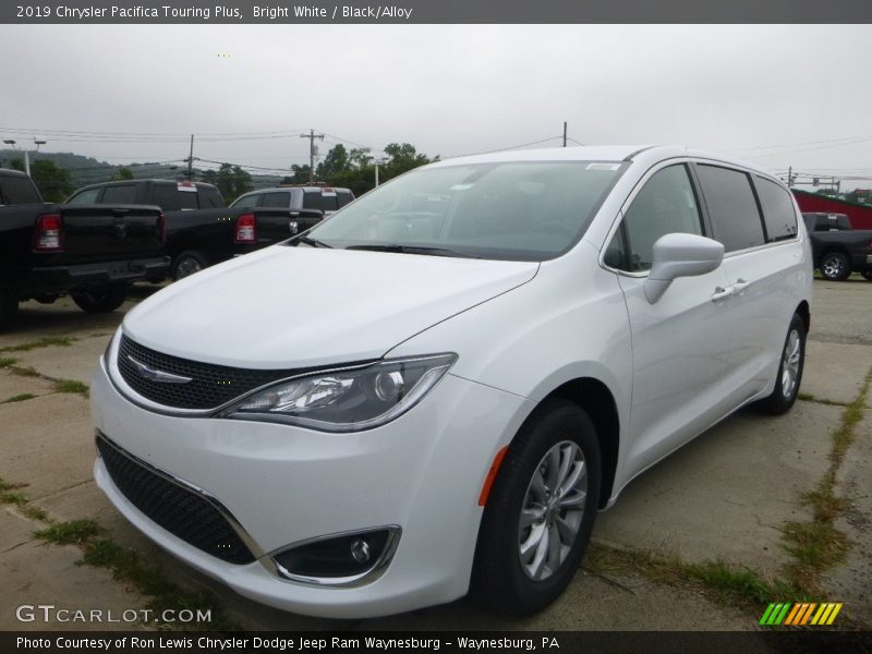 Front 3/4 View of 2019 Pacifica Touring Plus