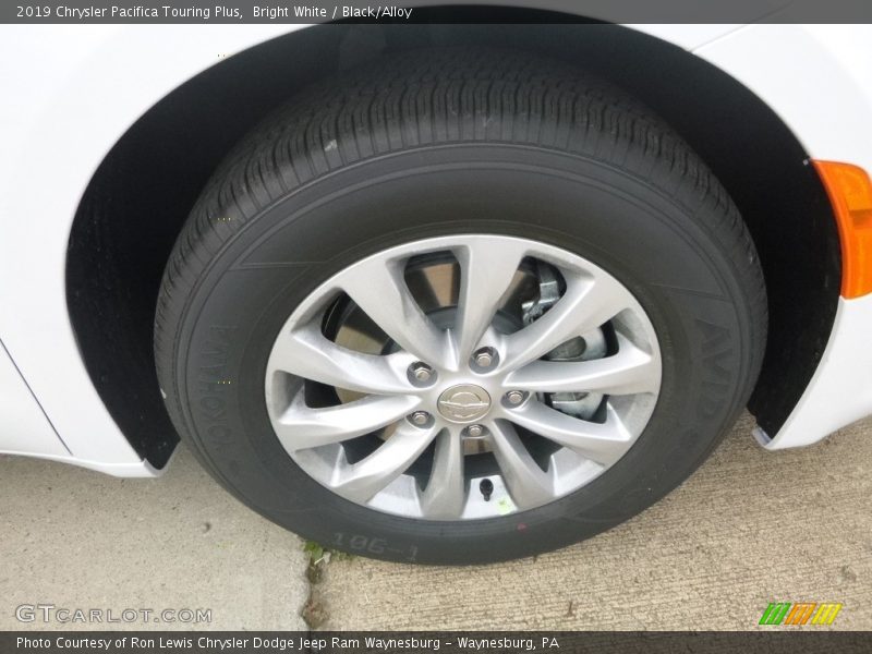 Bright White / Black/Alloy 2019 Chrysler Pacifica Touring Plus