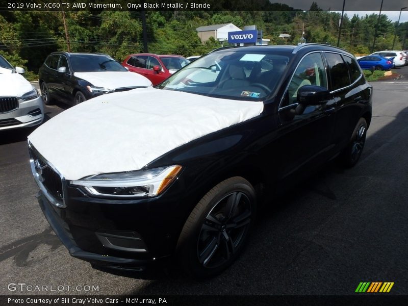 Onyx Black Metallic / Blonde 2019 Volvo XC60 T5 AWD Momentum