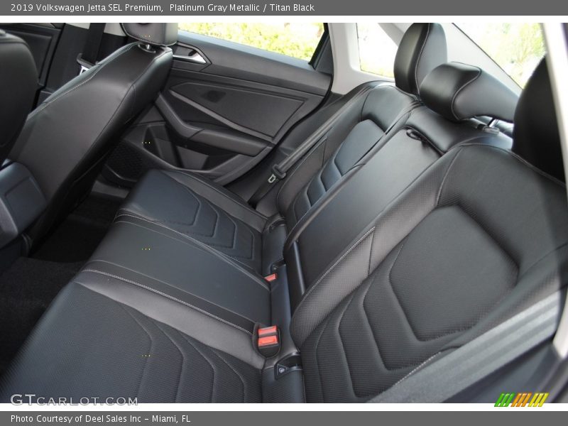 Platinum Gray Metallic / Titan Black 2019 Volkswagen Jetta SEL Premium