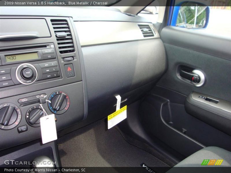 Blue Metallic / Charcoal 2009 Nissan Versa 1.8 S Hatchback