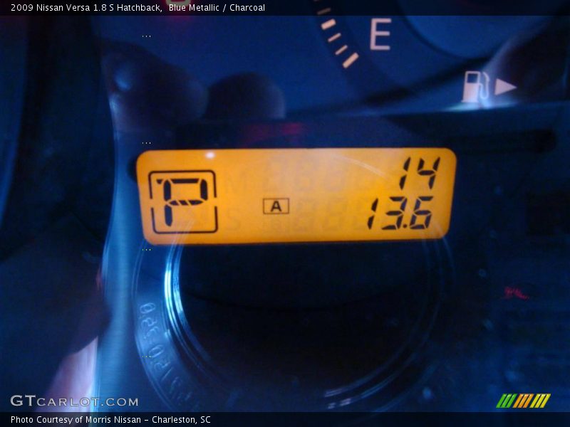 Blue Metallic / Charcoal 2009 Nissan Versa 1.8 S Hatchback