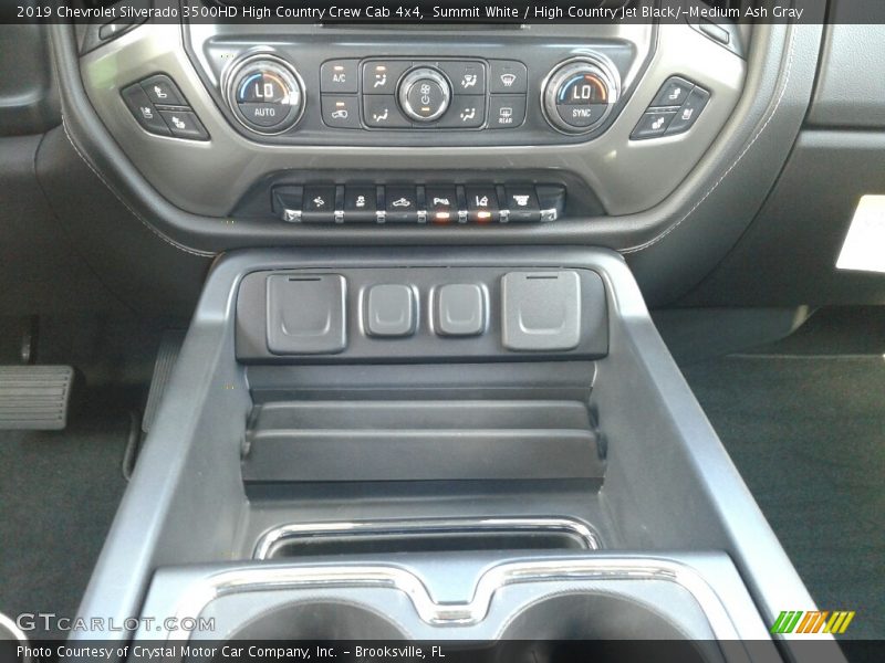 Controls of 2019 Silverado 3500HD High Country Crew Cab 4x4
