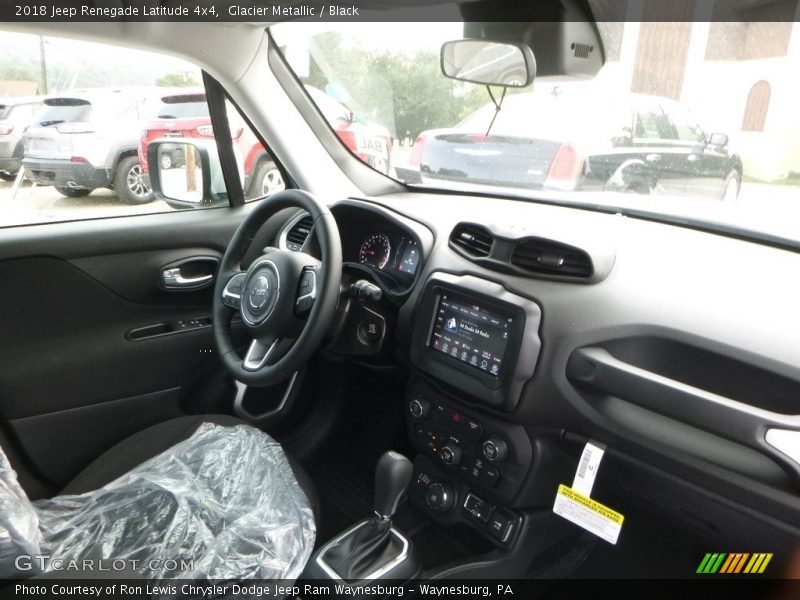 Glacier Metallic / Black 2018 Jeep Renegade Latitude 4x4