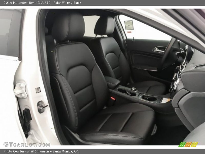 Polar White / Black 2019 Mercedes-Benz GLA 250