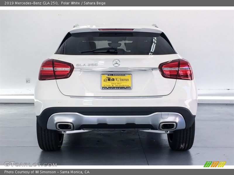 Polar White / Sahara Beige 2019 Mercedes-Benz GLA 250