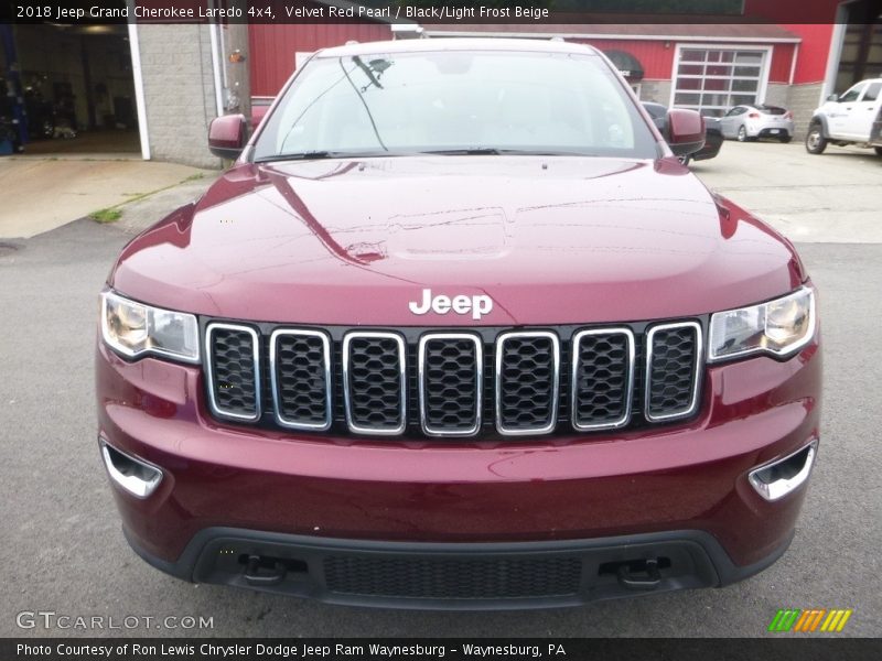 Velvet Red Pearl / Black/Light Frost Beige 2018 Jeep Grand Cherokee Laredo 4x4