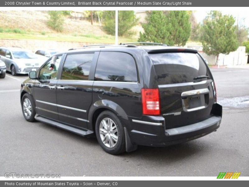 Brilliant Black Crystal Pearlcoat / Medium Slate Gray/Light Shale 2008 Chrysler Town & Country Limited