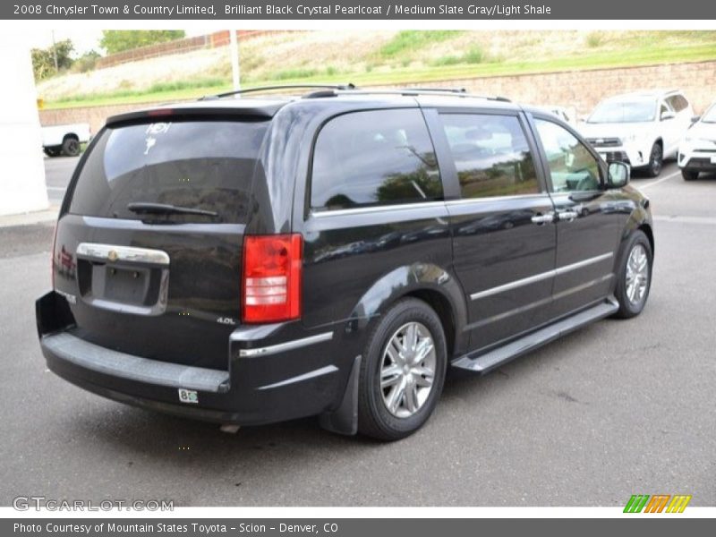 Brilliant Black Crystal Pearlcoat / Medium Slate Gray/Light Shale 2008 Chrysler Town & Country Limited