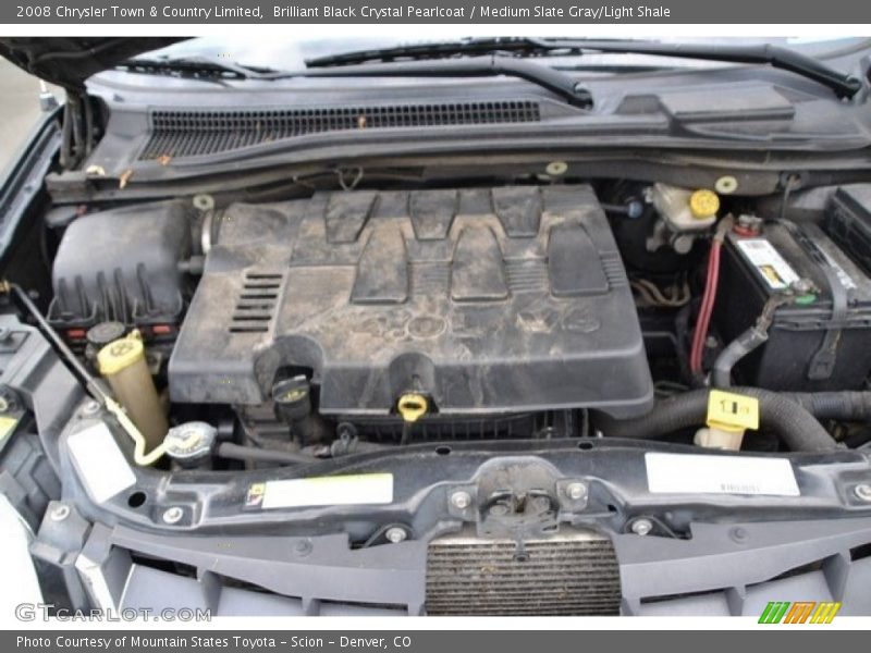 Brilliant Black Crystal Pearlcoat / Medium Slate Gray/Light Shale 2008 Chrysler Town & Country Limited