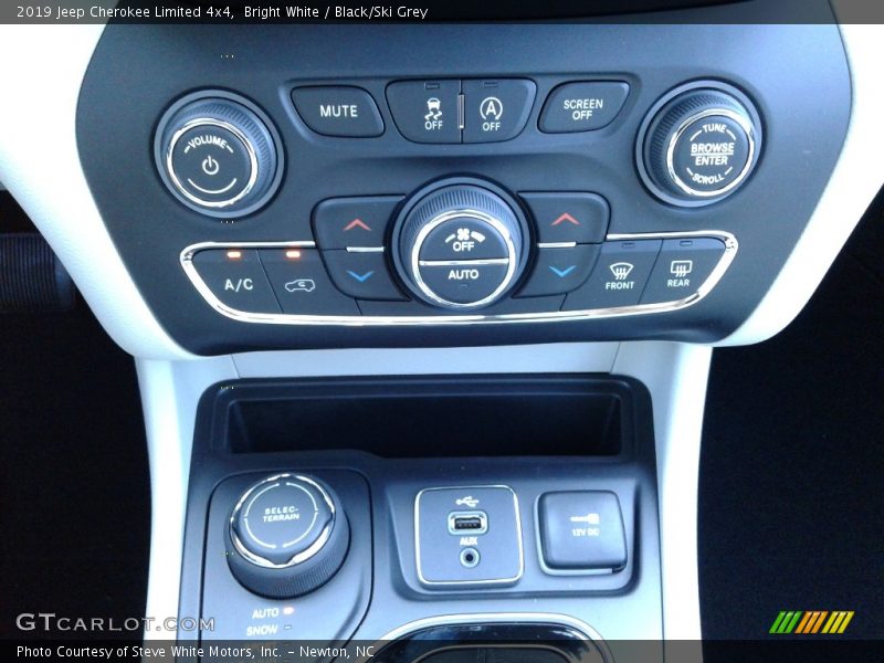 Bright White / Black/Ski Grey 2019 Jeep Cherokee Limited 4x4