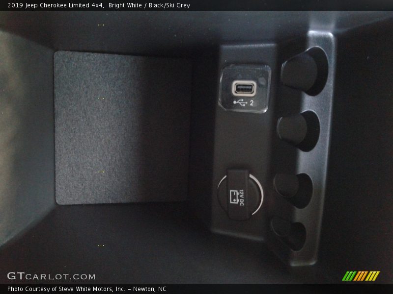 Bright White / Black/Ski Grey 2019 Jeep Cherokee Limited 4x4