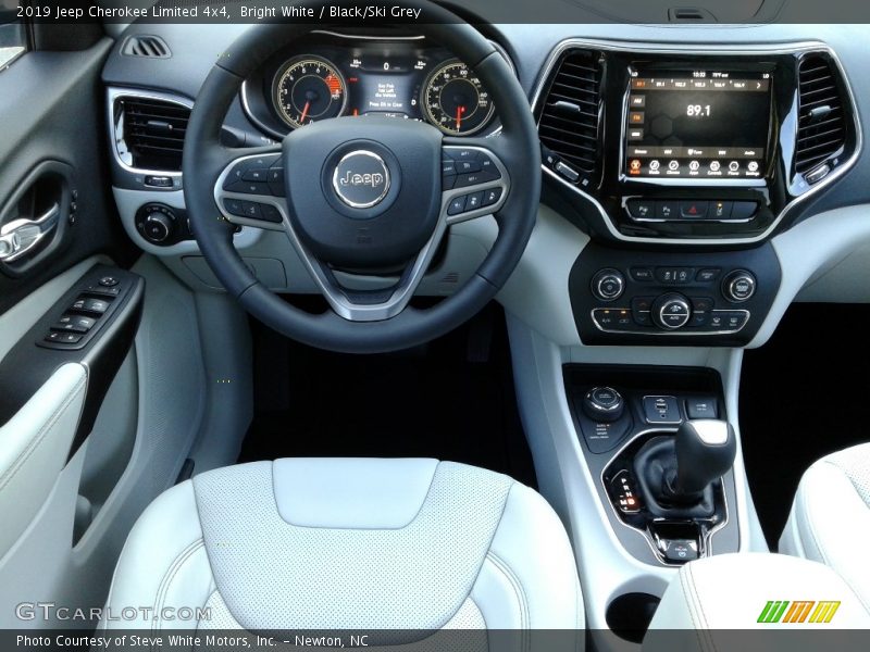 Bright White / Black/Ski Grey 2019 Jeep Cherokee Limited 4x4