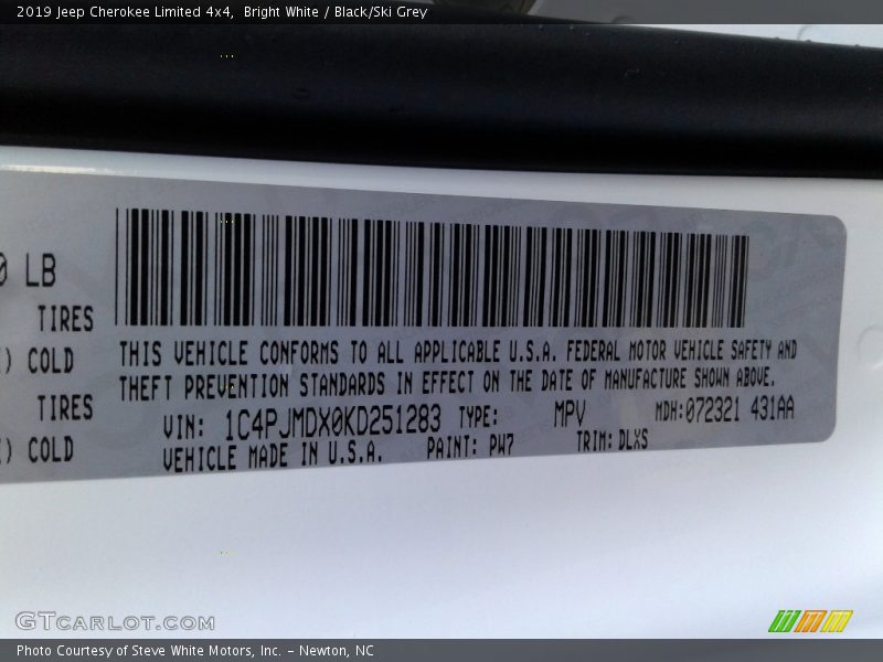 Bright White / Black/Ski Grey 2019 Jeep Cherokee Limited 4x4