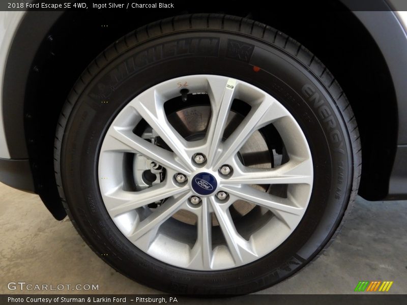 Ingot Silver / Charcoal Black 2018 Ford Escape SE 4WD