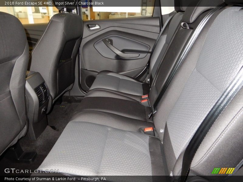 Ingot Silver / Charcoal Black 2018 Ford Escape SE 4WD
