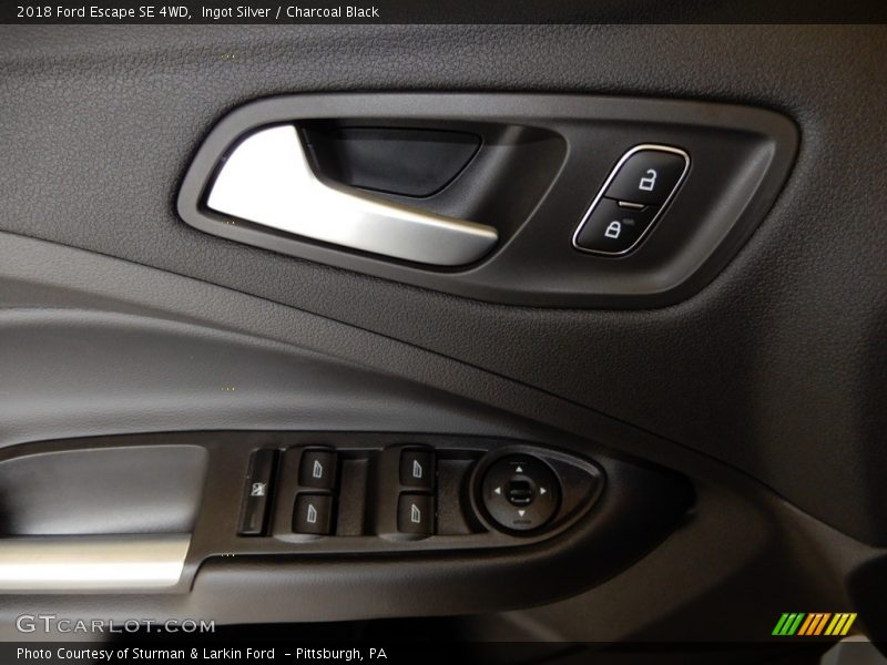 Ingot Silver / Charcoal Black 2018 Ford Escape SE 4WD