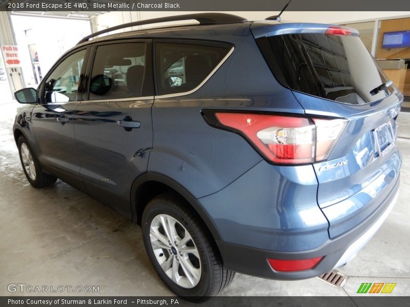 Blue Metallic / Charcoal Black 2018 Ford Escape SE 4WD