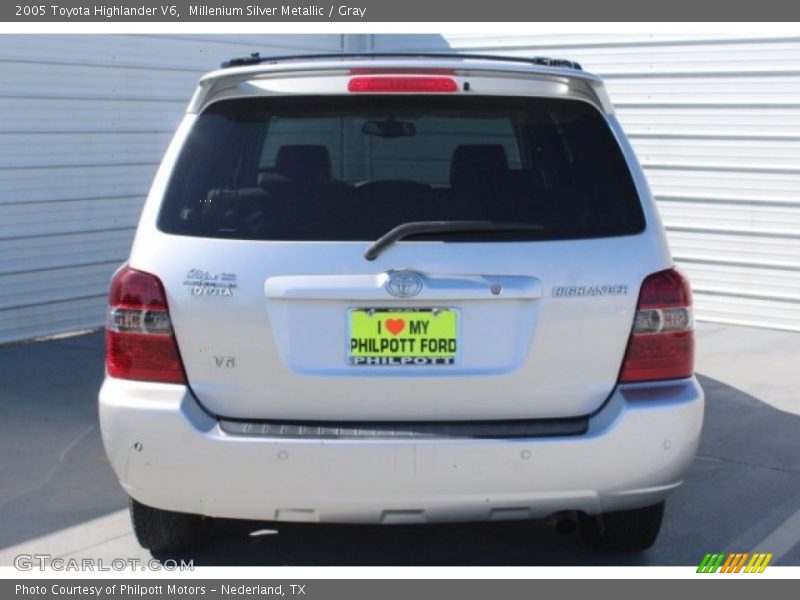 Millenium Silver Metallic / Gray 2005 Toyota Highlander V6