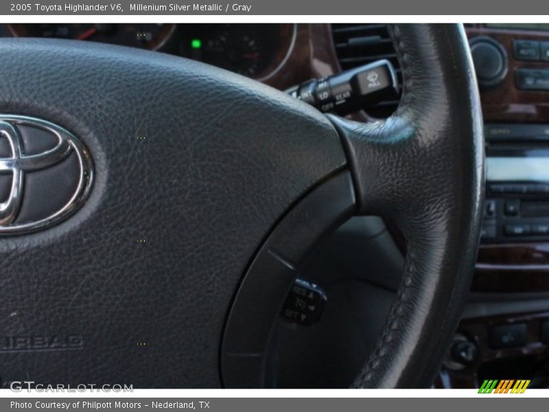 Millenium Silver Metallic / Gray 2005 Toyota Highlander V6