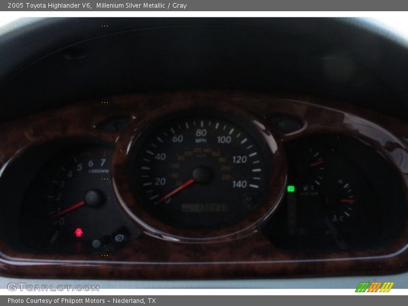 Millenium Silver Metallic / Gray 2005 Toyota Highlander V6