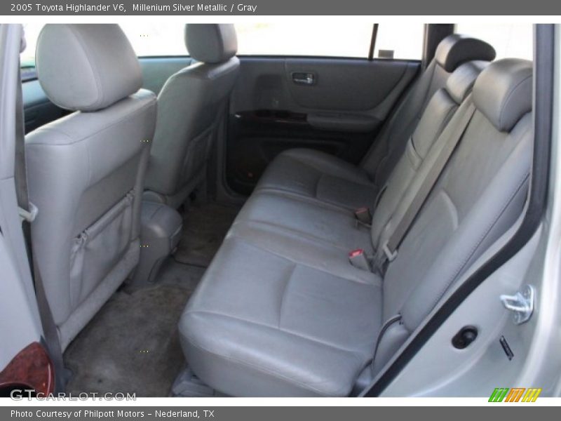 Millenium Silver Metallic / Gray 2005 Toyota Highlander V6