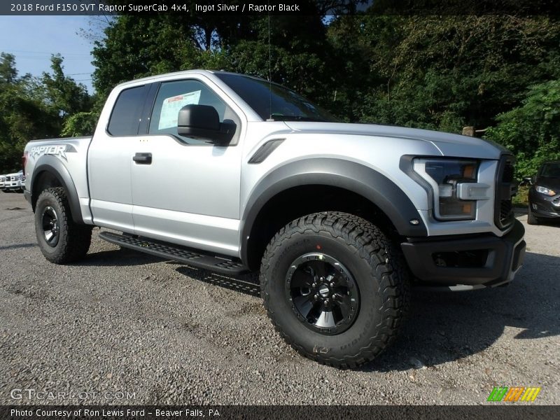 Front 3/4 View of 2018 F150 SVT Raptor SuperCab 4x4