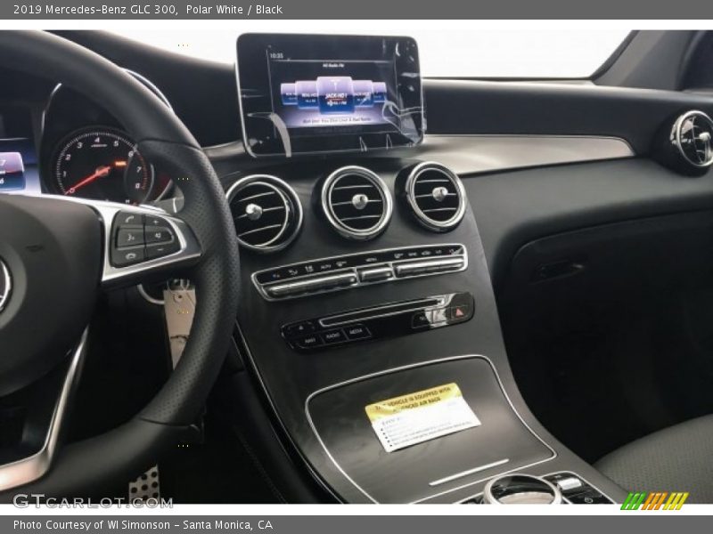 Polar White / Black 2019 Mercedes-Benz GLC 300